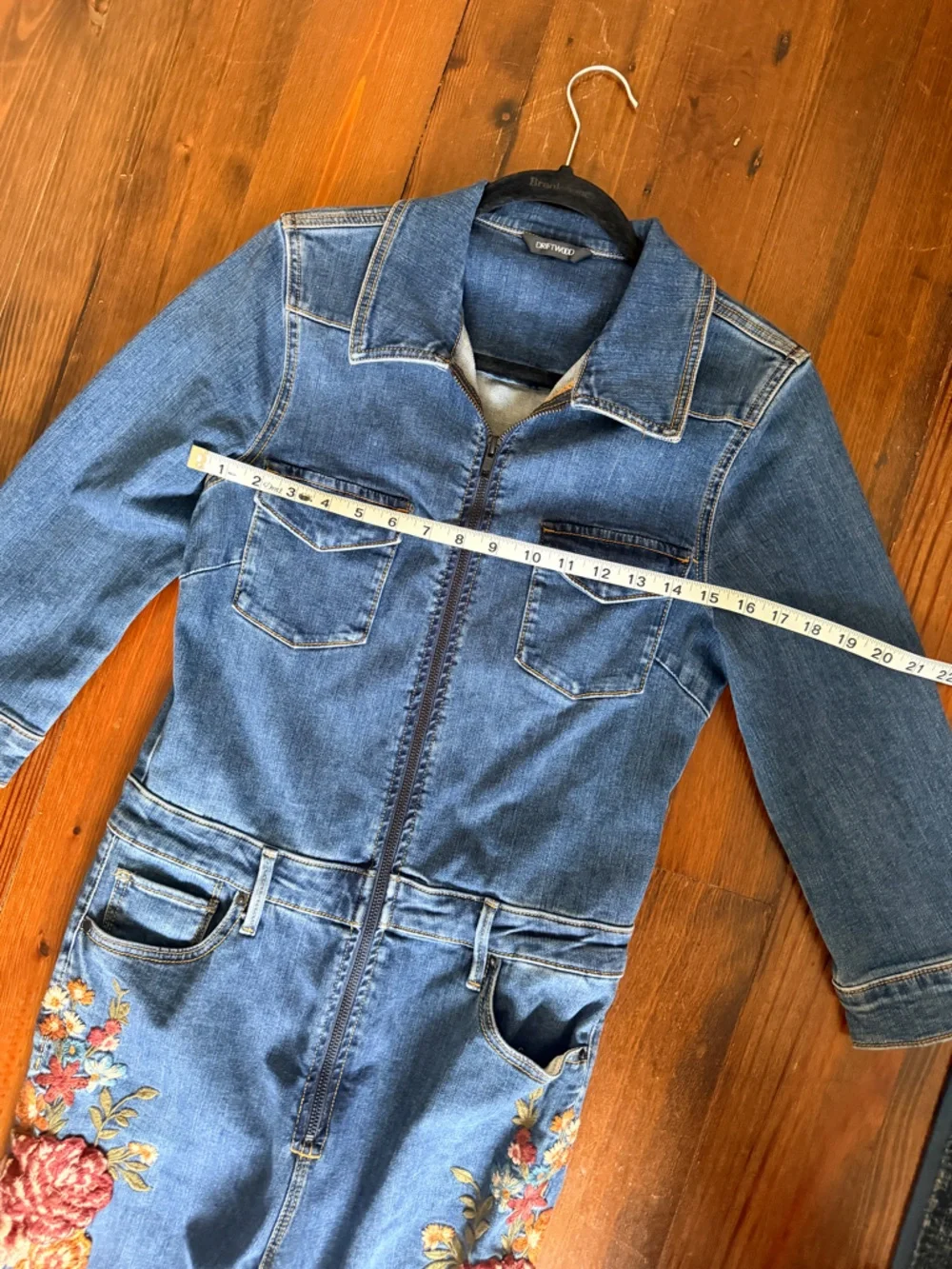 🌸DRIFTWOOD Farrah Embroidered Floral Flare Leg Denim Jumpsuit - Midnight Rose - Picture 6 of 13